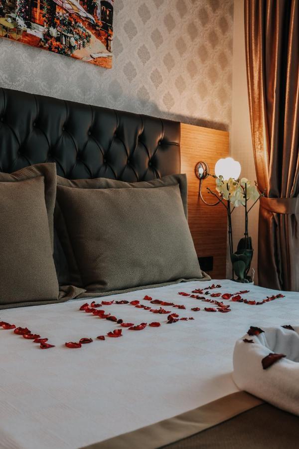 Otel Grand Lark Istanbul Bagian luar foto