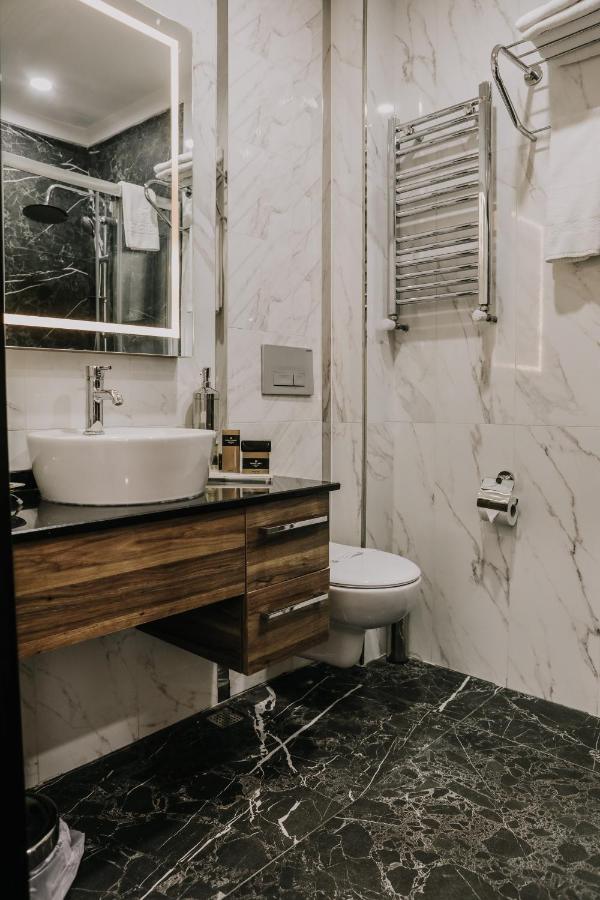 Otel Grand Lark Istanbul Bagian luar foto