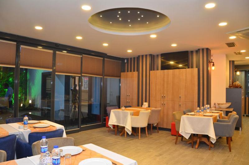 Otel Grand Lark Istanbul Bagian luar foto