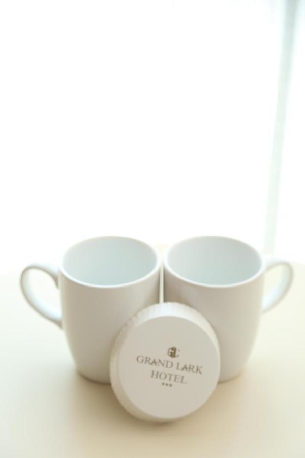 Otel Grand Lark Istanbul Bagian luar foto