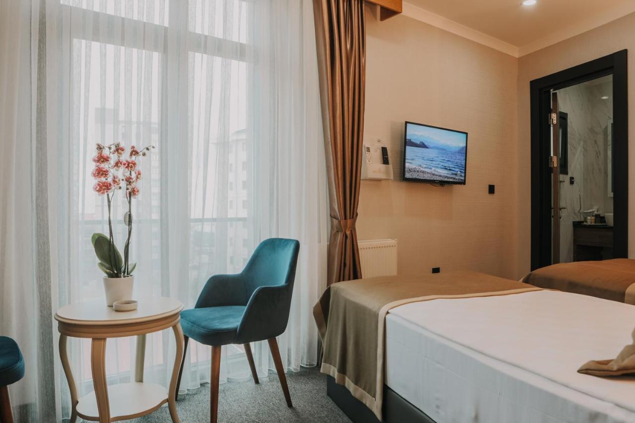 Otel Grand Lark Istanbul Bagian luar foto