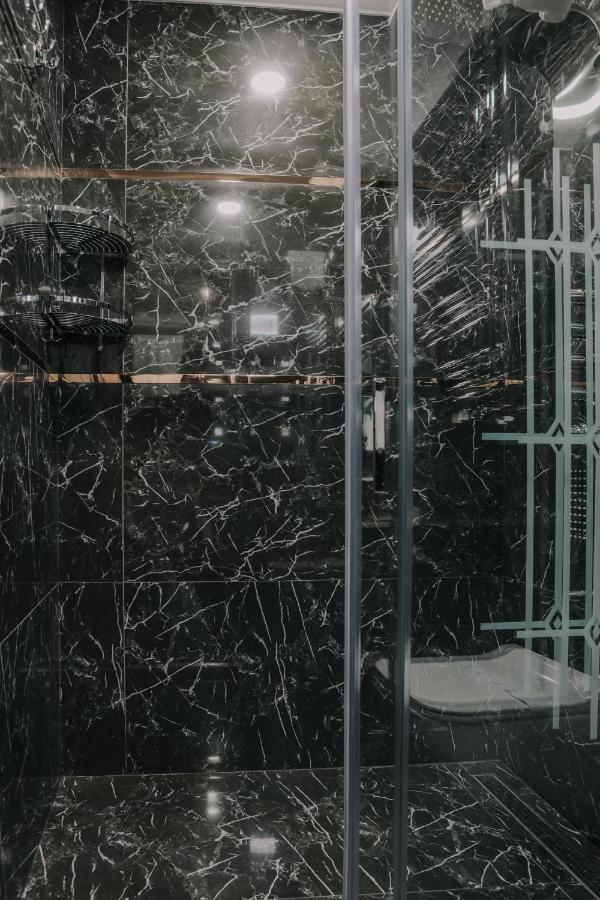 Otel Grand Lark Istanbul Bagian luar foto